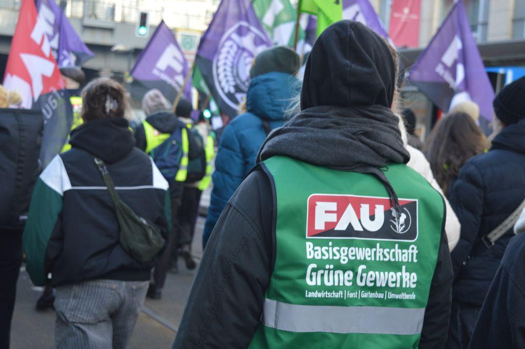 Das Foto zeigt die Veranstaltung vom rückwärtigen Teil aus gesehen